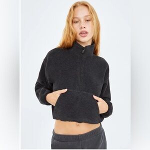 New Aritzia Black "Lena" TNA Cropped 1/2 Half-zip Fleece Sweater in size M